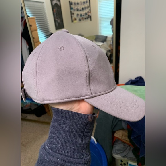 LuluLemon hat - Picture 1 of 5